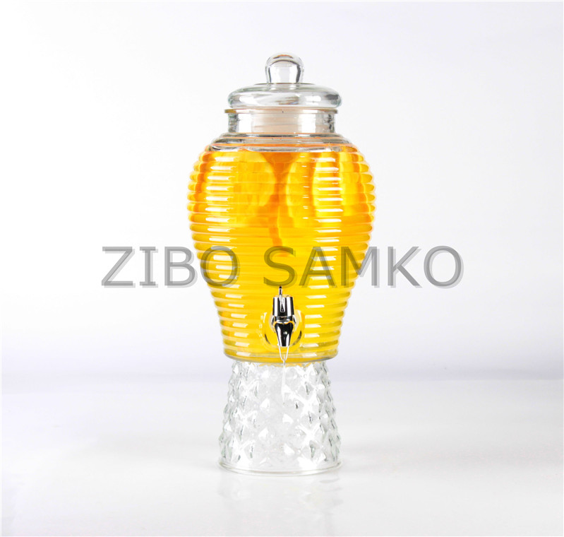 Glass beverage dispenser
