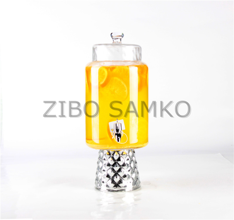 Glass beverage dispenser