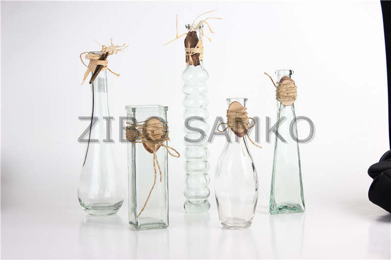 Glass vase with hand draft decor