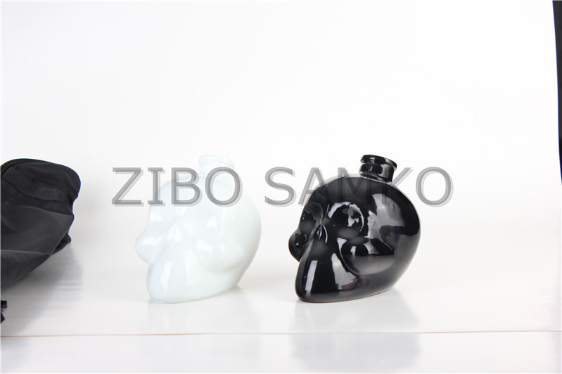 Glass vase with color spraying
