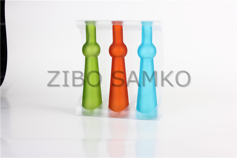 Glass vase with color spraying