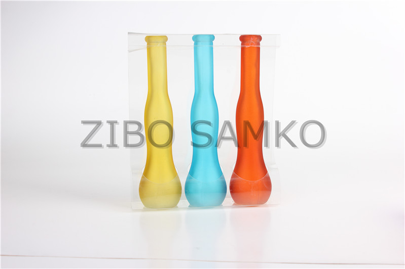 Glass vase with color spraying