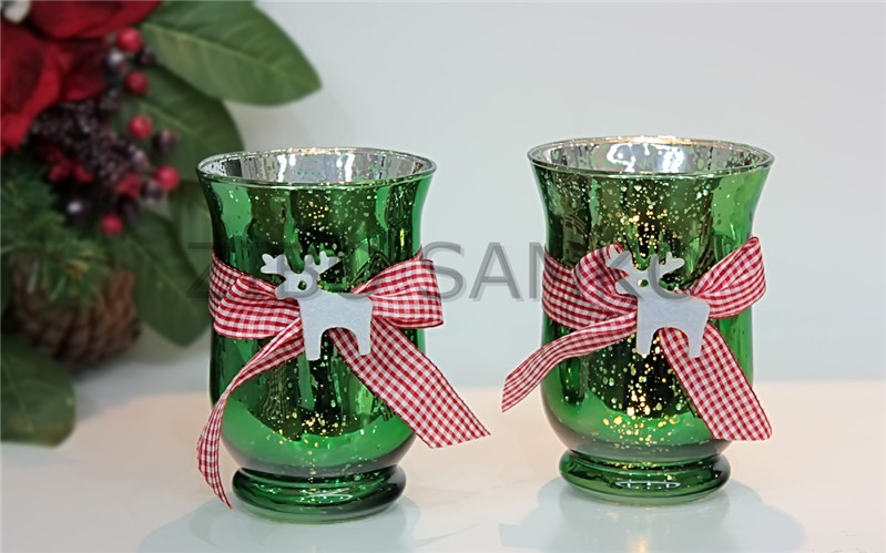 Hurrican candle holder with decoration