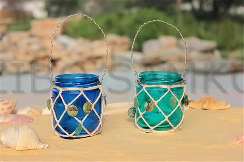 Glass jar with handle